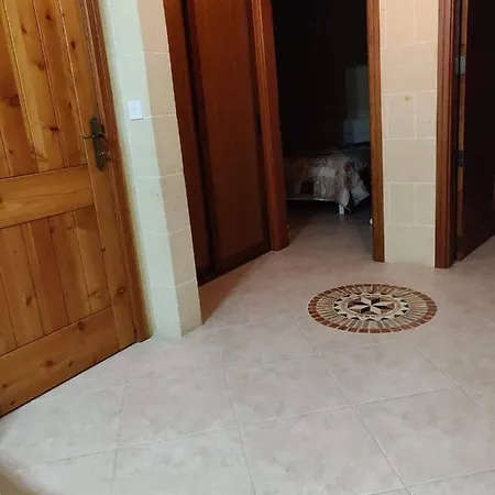 Minute Walk To The アパート *