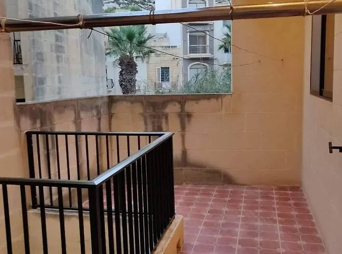 Διαμέρισμα Minute Walk To The Munxar